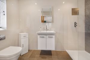 Ensuite Shower Room/WC- click for photo gallery